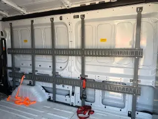 Ford E-Transit 2023 350 3 puertas SWB Techo medio Van de carga