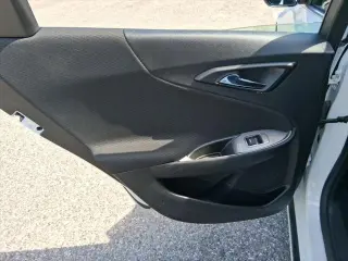 Chevrolet Malibu 2025 LT sedán de 4 puertas con 1LT