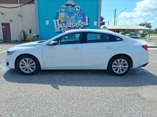Chevrolet Malibu 2025 LT sedán de 4 puertas con 1LT