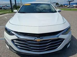 Chevrolet Malibu 2025 LT sedán de 4 puertas con 1LT