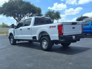 Ford F-250 Super Duty 2024 4x4 XL 4dr Crew Cab 6.8 ft. SB Pickup