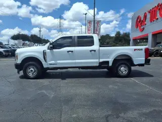 Ford F-250 Super Duty 2024 4x4 XL 4dr Crew Cab 6.8 ft. SB Pickup