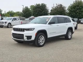 Jeep Grand Cherokee L 2023 4x4 Laredo SUV de 4 puertas