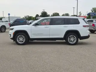 Jeep Grand Cherokee L 2023 4x4 Laredo SUV de 4 puertas