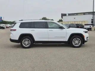 Jeep Grand Cherokee L 2023 4x4 Laredo SUV de 4 puertas