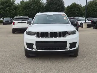 Jeep Grand Cherokee L 2023 4x4 Laredo SUV de 4 puertas