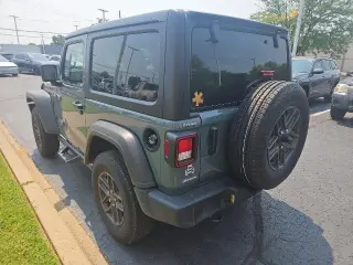 Jeep Wrangler 2025 4x4 Sport SUV de 2 puertas