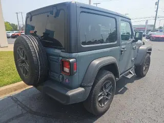 Jeep Wrangler 2025 4x4 Sport SUV de 2 puertas