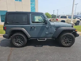 Jeep Wrangler 2025 4x4 Sport SUV de 2 puertas