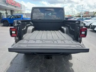 Jeep Gladiator 2024 4x4 Rubicon 4 puertas Crew Cab batea de 5.0 pies