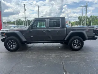 Jeep Gladiator 2024 4x4 Rubicon 4 puertas Crew Cab batea de 5.0 pies