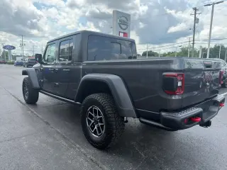 Jeep Gladiator 2024 4x4 Rubicon 4 puertas Crew Cab batea de 5.0 pies