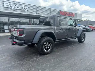 Jeep Gladiator 2024 4x4 Rubicon 4 puertas Crew Cab batea de 5.0 pies