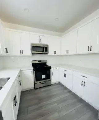 2 Bedroom Apt in Koreatown