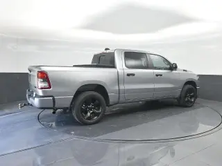 Camioneta Ram 1500 2024 4x4 Tradesman Cabina Doble de 4 puertas y batea de 5.6 pies