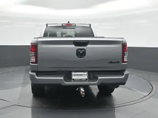 Camioneta Ram 1500 2024 4x4 Tradesman Cabina Doble de 4 puertas y batea de 5.6 pies