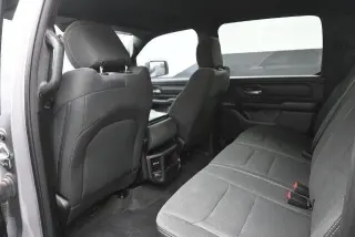 Camioneta Ram 1500 2024 4x4 Tradesman Cabina Doble de 4 puertas y batea de 5.6 pies