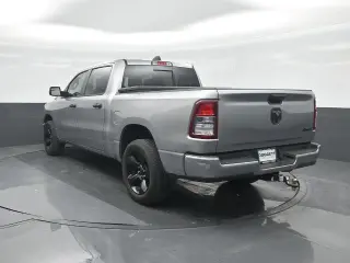 Camioneta Ram 1500 2024 4x4 Tradesman Cabina Doble de 4 puertas y batea de 5.6 pies