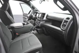 Camioneta Ram 1500 2024 4x4 Tradesman Cabina Doble de 4 puertas y batea de 5.6 pies
