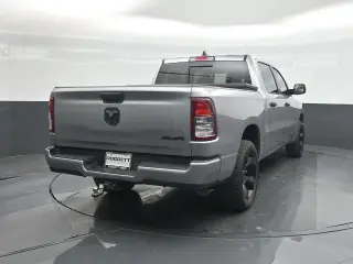 Camioneta Ram 1500 2024 4x4 Tradesman Cabina Doble de 4 puertas y batea de 5.6 pies