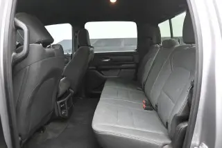 Camioneta Ram 1500 2024 4x4 Tradesman Cabina Doble de 4 puertas y batea de 5.6 pies