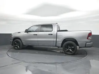 Camioneta Ram 1500 2024 4x4 Tradesman Cabina Doble de 4 puertas y batea de 5.6 pies