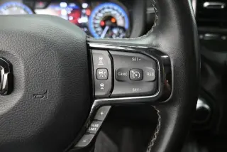 Ram 1500 2022 4x4 Limited 4dr Crew Cab caja corta de 5.6 pies
