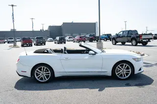 Ford Mustang 2016 EcoBoost Premium convertible de 2 puertas