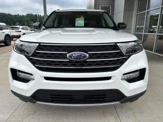 Ford Explorer 2023 AWD XLT SUV de 4 puertas