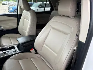 Ford Explorer 2023 AWD XLT SUV de 4 puertas