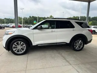 Ford Explorer 2023 AWD XLT SUV de 4 puertas