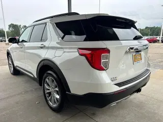 Ford Explorer 2023 AWD XLT SUV de 4 puertas