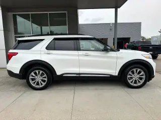 Ford Explorer 2023 AWD XLT SUV de 4 puertas