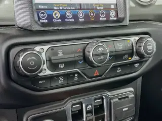 Jeep Gladiator 2022 4x4 Overland 4 puertas Crew Cab batea de 5.0 pies