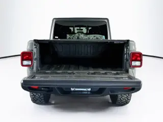 Jeep Gladiator 2022 4x4 Overland 4 puertas Crew Cab batea de 5.0 pies