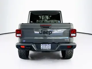 Jeep Gladiator 2022 4x4 Overland 4 puertas Crew Cab batea de 5.0 pies