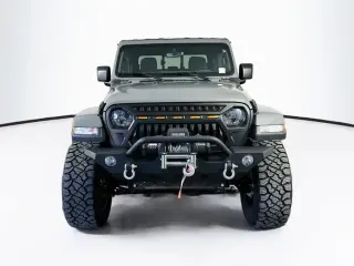 Jeep Gladiator 2022 4x4 Overland 4 puertas Crew Cab batea de 5.0 pies