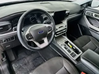 Ford Explorer 2023 XLT SUV de 4 puertas
