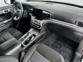 Ford Explorer 2023 XLT SUV de 4 puertas