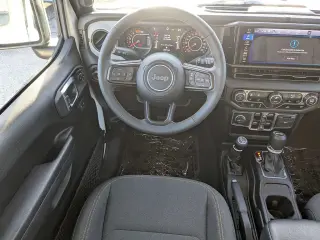 Jeep Wrangler 2024 4x4 Willys SUV de 4 puertas