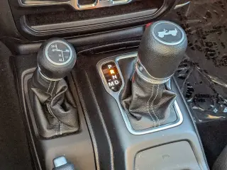 Jeep Wrangler 2024 4x4 Willys SUV de 4 puertas