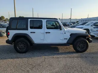 Jeep Wrangler 2024 4x4 Willys SUV de 4 puertas