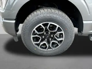 Ford F-150 2023 4x4 XLT 4p SuperCrew 5.5 ft. SB