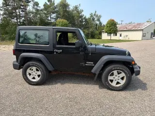 Jeep Wrangler 2012 4x4 Sport SUV de 2 puertas