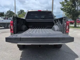 Ford F-150 2022 4x4 King Ranch 4 puertas SuperCrew 5.5 ft. SB