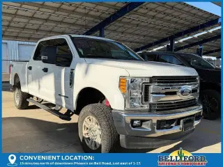 Ford F-250 Super Duty 2017 4x4 King Ranch 4 puertas Cabina de tripulación 6.8 pies SB Camioneta