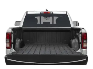 Ram 1500 2023 4x4 Tradesman Cabina Quad de 4 pzas y batea de 6.4 pies