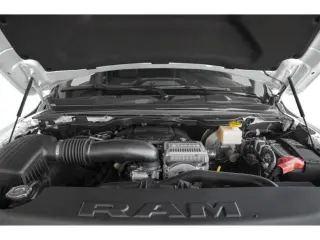 Ram 1500 2023 4x4 Tradesman Cabina Quad de 4 pzas y batea de 6.4 pies