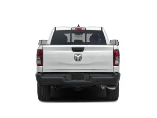Ram 1500 2023 4x4 Tradesman Cabina Quad de 4 pzas y batea de 6.4 pies