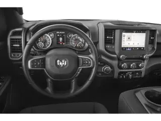 Ram 1500 2023 4x4 Tradesman Cabina Quad de 4 pzas y batea de 6.4 pies